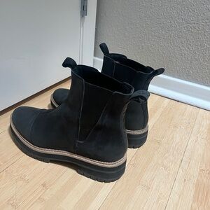 Toms black Chelsea boots